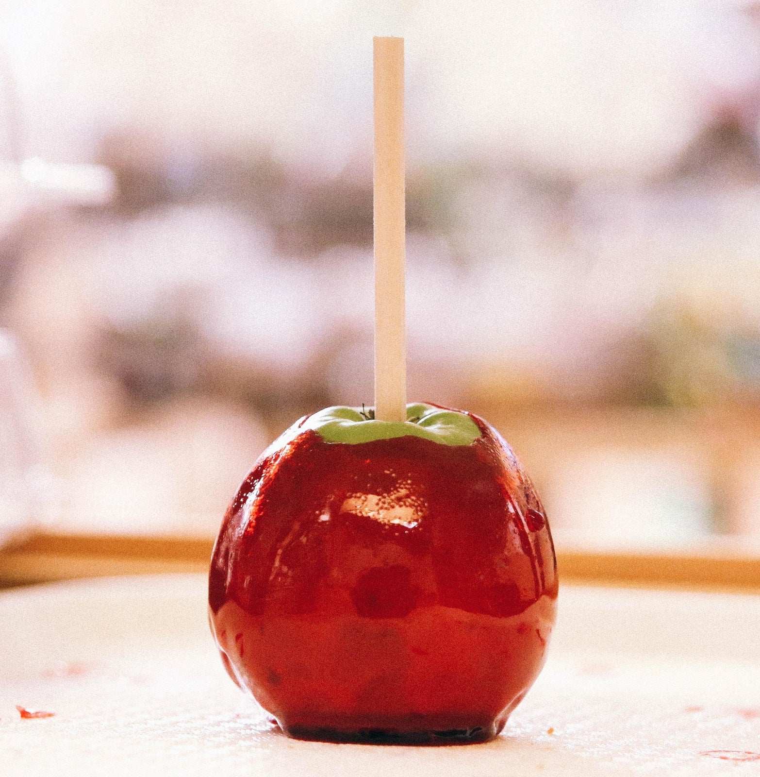 Family 4 Caramel Apples Pack Candy Apples, chocolate
